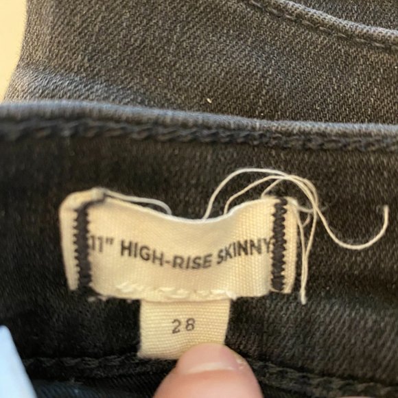 Madewell 11 in. Hi Rise Jean - Lunar Wash - Sz 28 - Picture 3 of 3